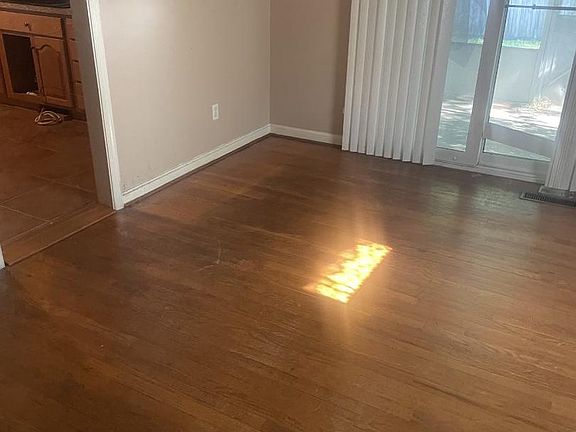 4th image of 6003 Bedford Ln