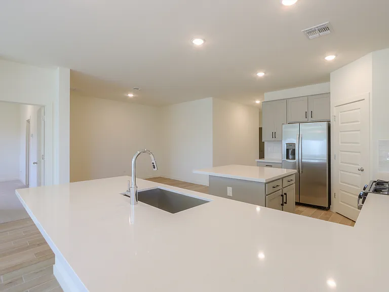 40285 W Chambers Ave — Photo 17