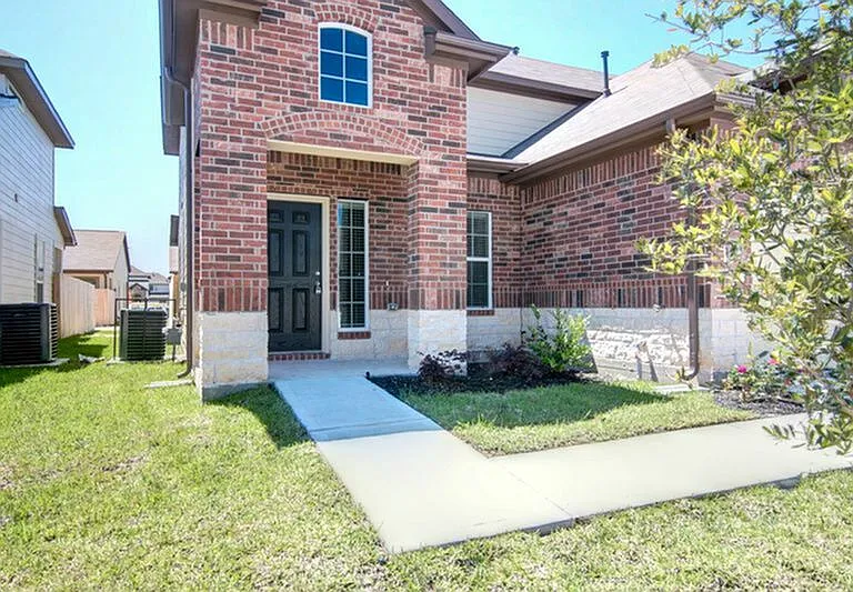 12242 Roy Mix Bohn Ln — Photo 3