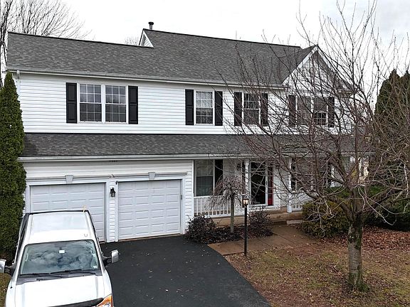 3rd image of 14885 Greenhill Crossing Dr