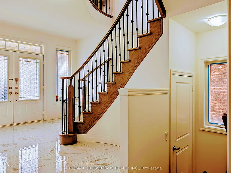 159 Frank Kelly Dr — Photo 2