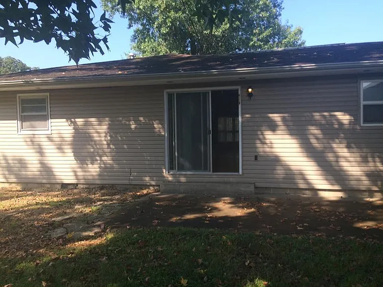 1011 S Giant City Rd #A — Photo 2