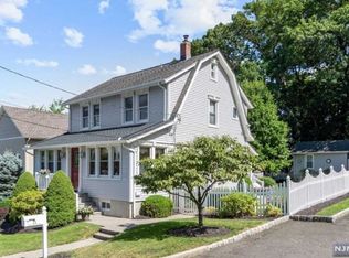 13 Evergreen Ave, North Haledon, NJ 07508