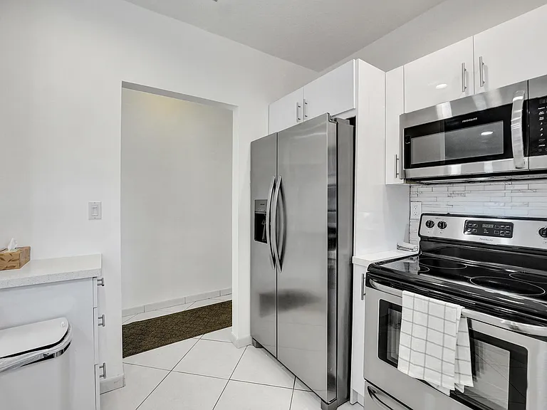 1450 N Riverside Dr #103 — Photo 20
