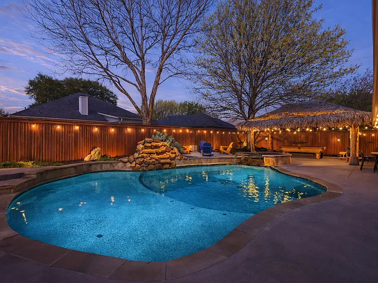 324 Woodcrest Dr — Photo 36