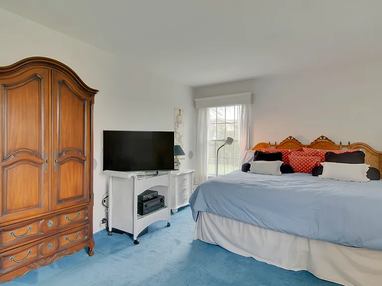 62 Bayfield Ln — Photo 14