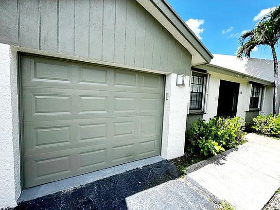 3rd image of 904 NW 50TH Court