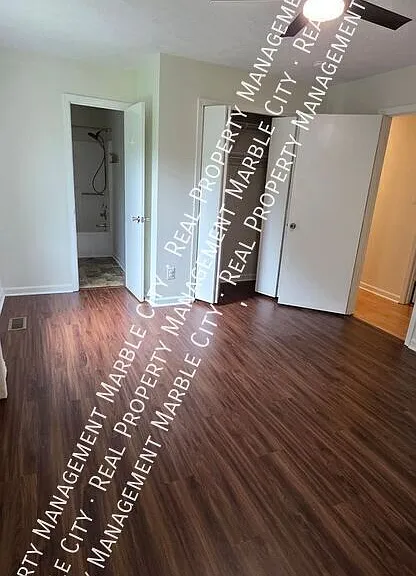 721 Shady Springs Ln — Photo 11