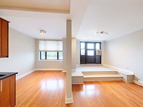 4th image of 780 Riverside Dr #1P