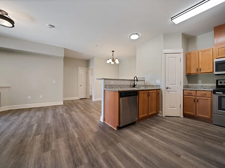 Webster Ridge Apartments — Photo 36