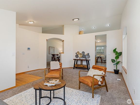 5th image of 6701 58th Drive NE