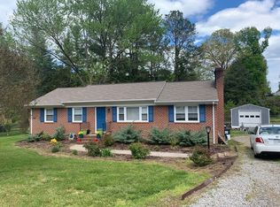 2811 Delfin Rd, Midlothian, VA 23112