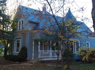 208 E Main St, Carpentersville, IL
