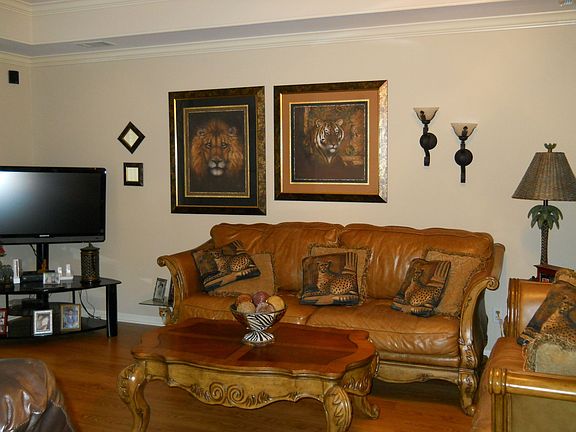 5th image of 100 Creekwood Dr