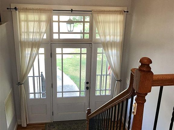 2nd image of 200 Piney Woods Ln
