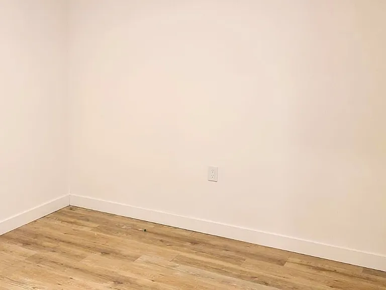 325 University Ave W #417 — Photo 5