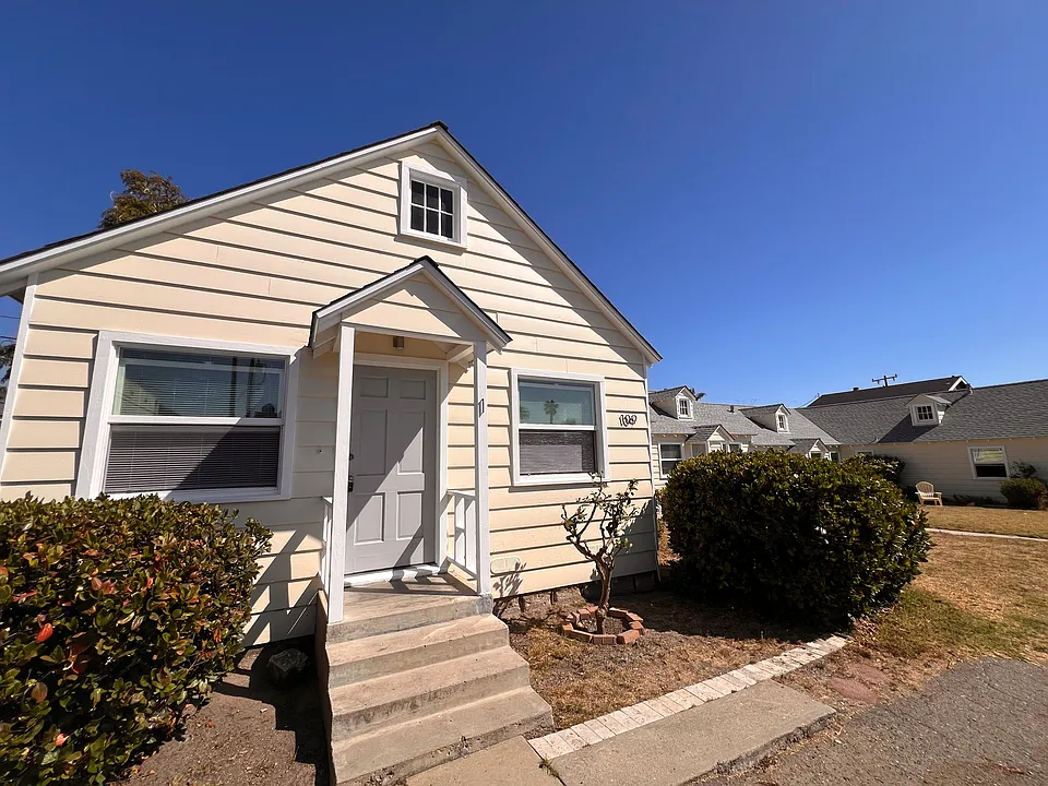 109 Santa Fe Ave