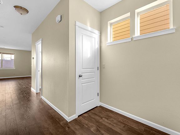 5th image of 3012 NE 74th St