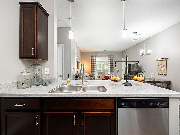 4th image of 5260 Franklin St #5263-411