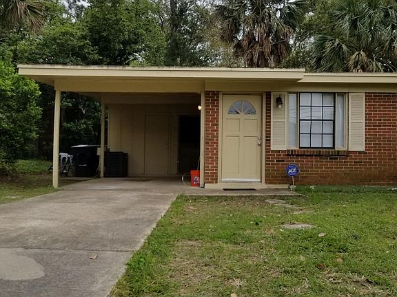 2nd image of 2211 Belle Vue Way