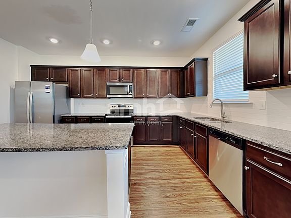 4th image of 2125 Laurel Village Cir