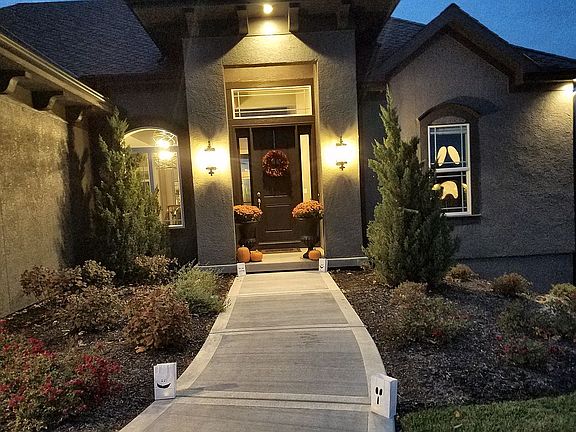 Entry to Front Door