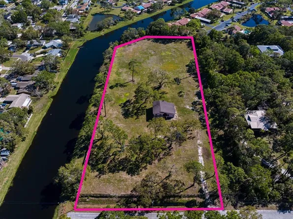 9554 90th Ave, Seminole, FL 33777