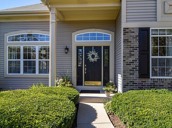 2nd image of 1734 Savannah Ct