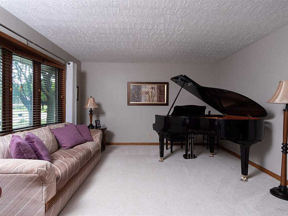 3rd image of 5631 Tasselbury Close