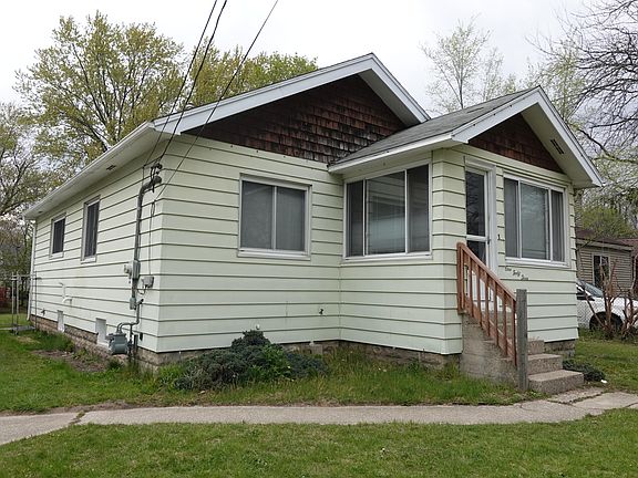 2nd image of 143 Burt St SE