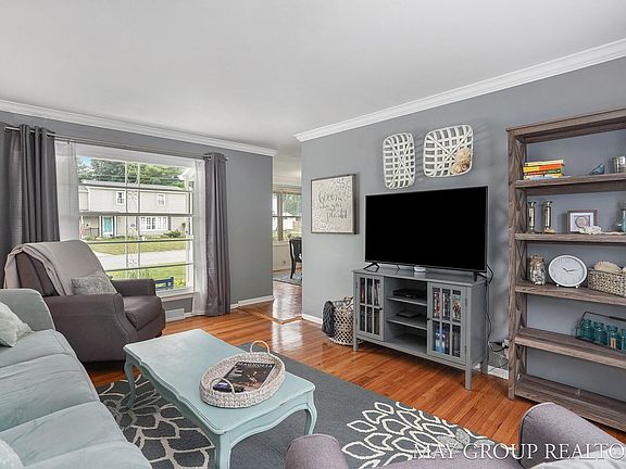 3rd image of 237 Brandywyne Dr NW