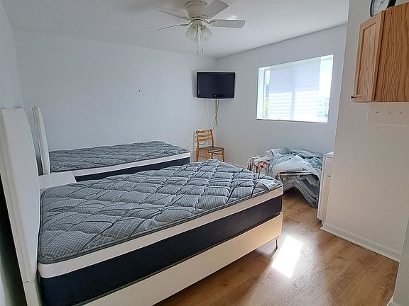 5th image of 207 Stratford E #O