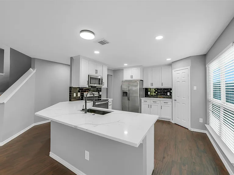 2214 Shady Pine Dr — Photo 5