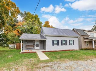 209 S Grove St, Blanchester, OH 45107