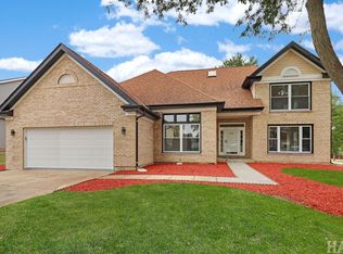 275 Farmhill Dr, Algonquin, IL 60102