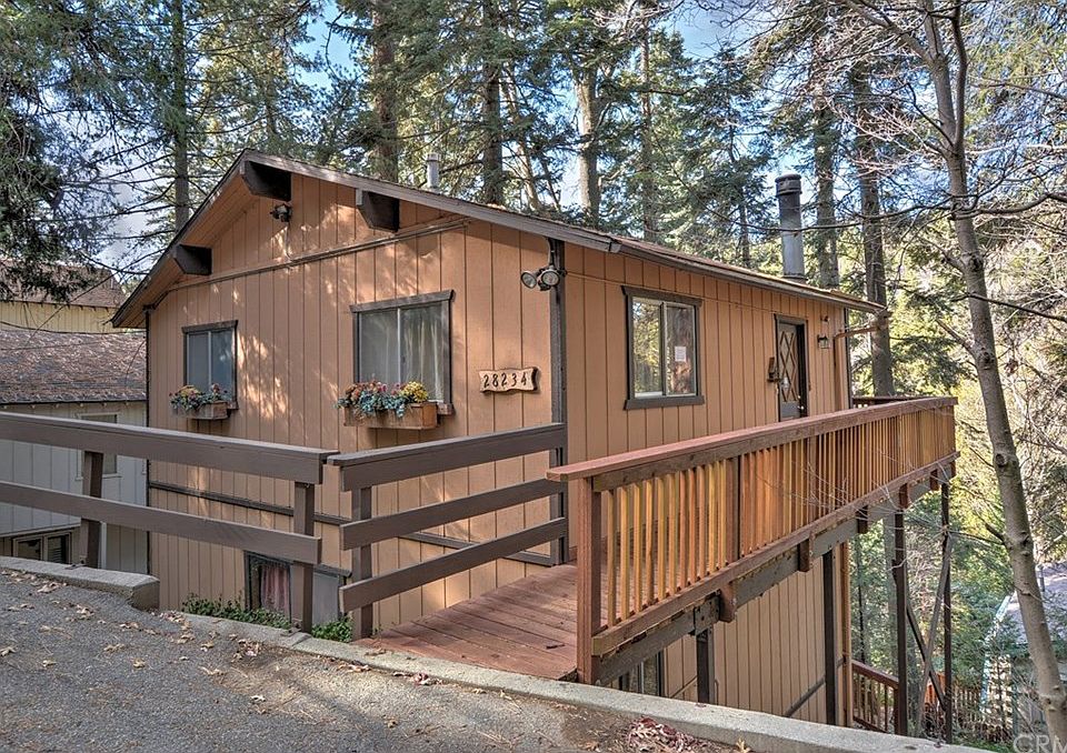 1st image of 28234 Larchmont Dr