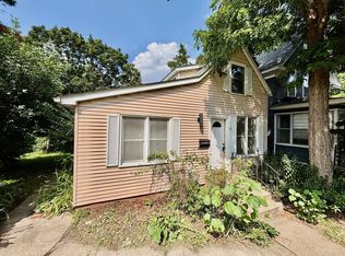551 Saint Clair Ave, Saint Paul, MN 55102