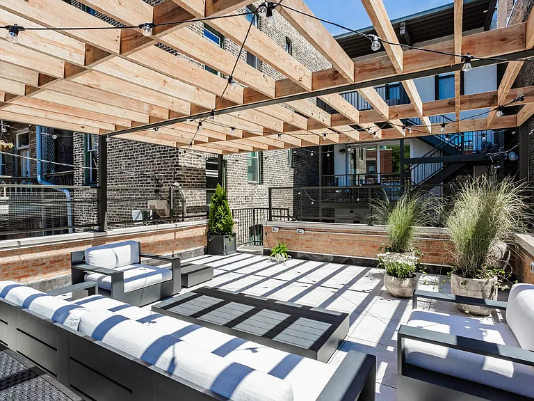 2252 N Clark St — Photo 18