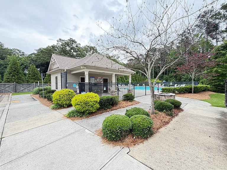 2838 Village Park Bnd — Photo 38