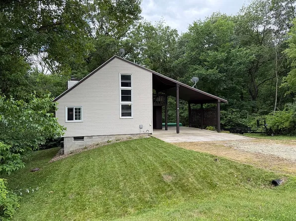 2284 Lakeview Rd S, Dahinda, IL 61428