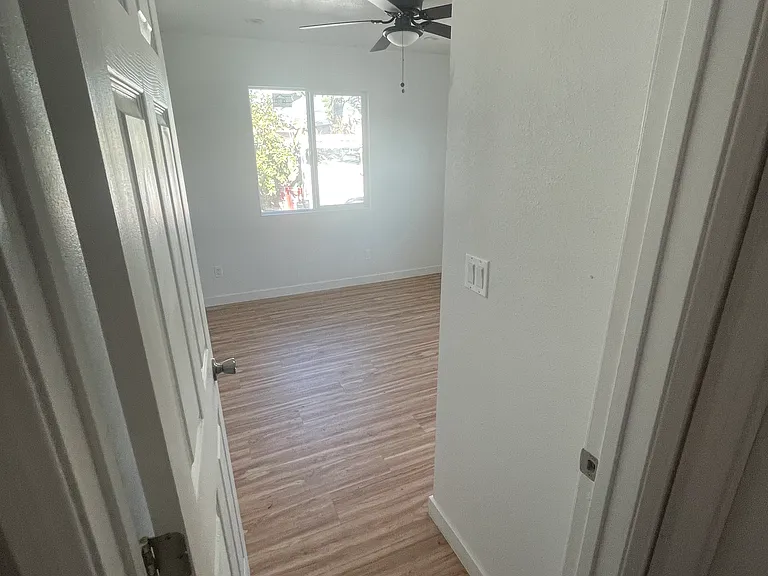 523 S Caswell Ave — Photo 8