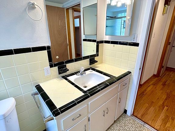 3rd image of 400 Mimosa Ct #3