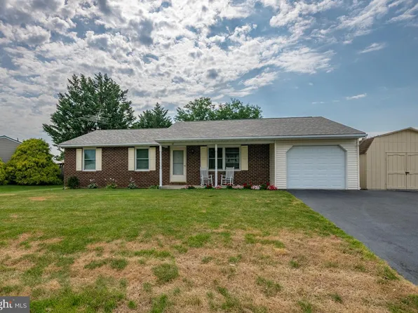 10 Progress Dr, Newmanstown, PA 17073
