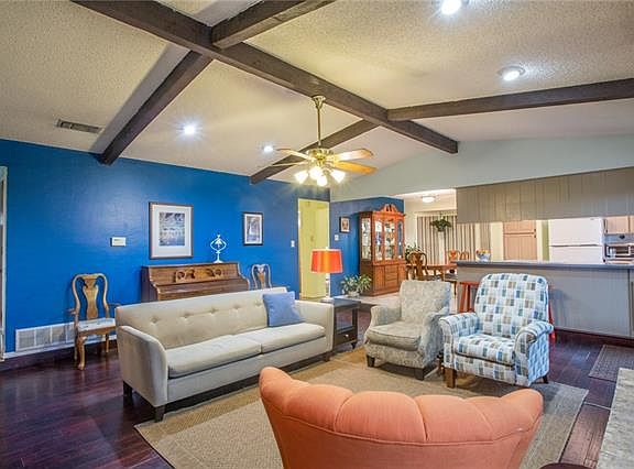 3rd image of 3907 Cedarwood Ct