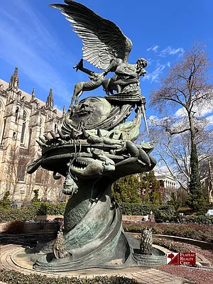 Sold by Flateau Realty | media 32