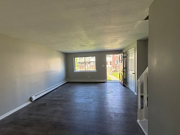 3rd image of 1054 Bank St #26F