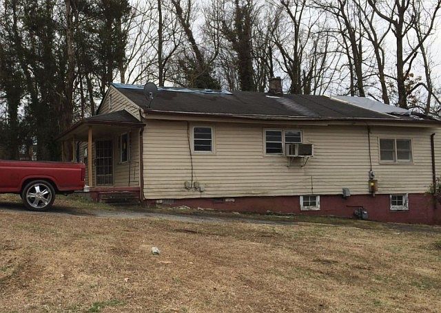 2nd image of 906 S English St