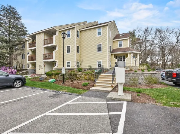 130 Heritage Dr #130, Northbridge, MA 01534