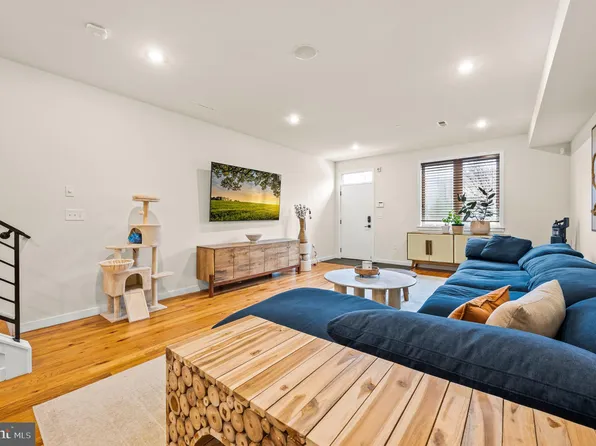 426 N Sloan St, Philadelphia, PA 19104