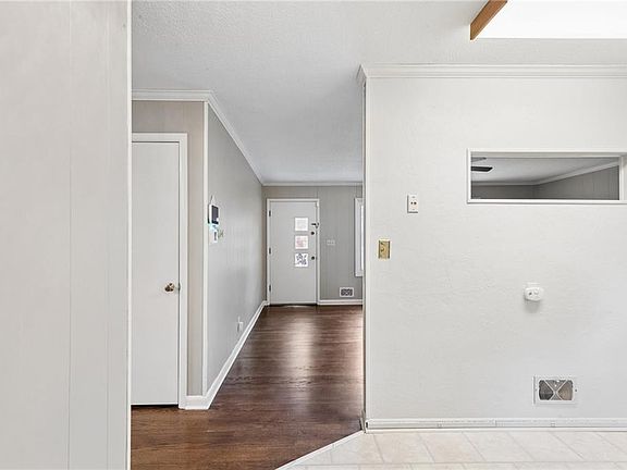 4th image of 4615 NE 47th St